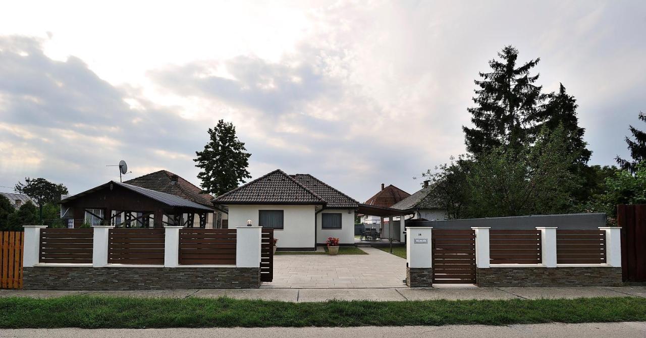 Laura Villa Balatonlelle Dış mekan fotoğraf